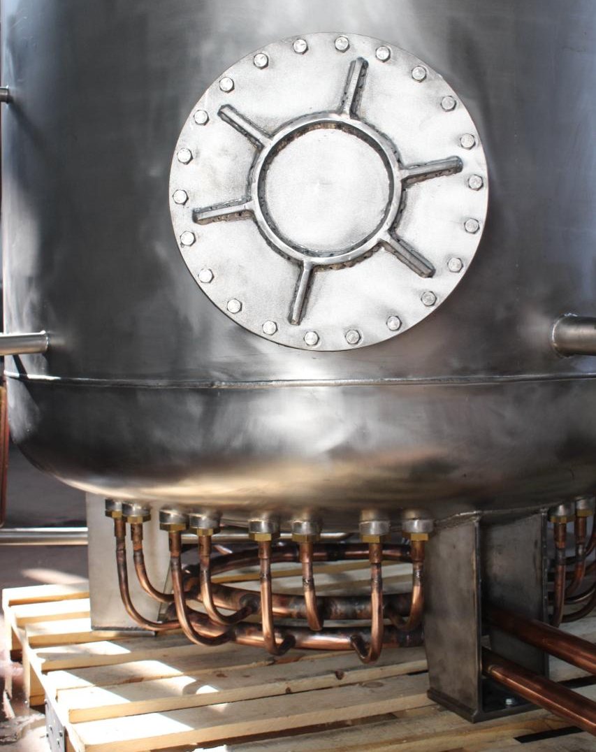 Tank connection assembly